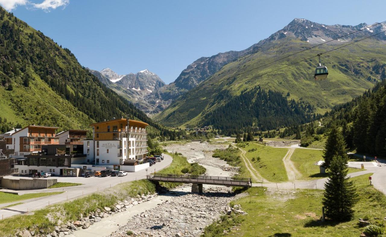 Hotel Vier Jahreszeiten Sankt Leonhard im Pitztal Eksteriør bilde