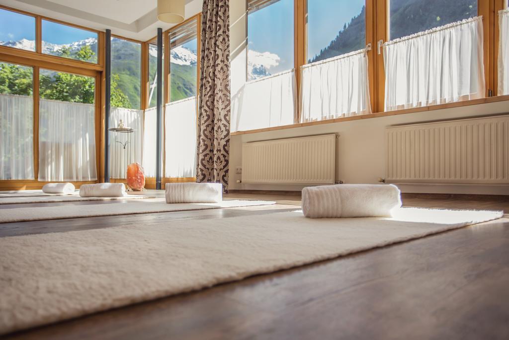 Hotel Vier Jahreszeiten Sankt Leonhard im Pitztal Eksteriør bilde