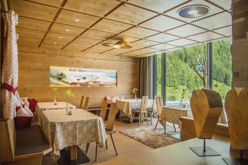 Hotel Vier Jahreszeiten Sankt Leonhard im Pitztal Eksteriør bilde