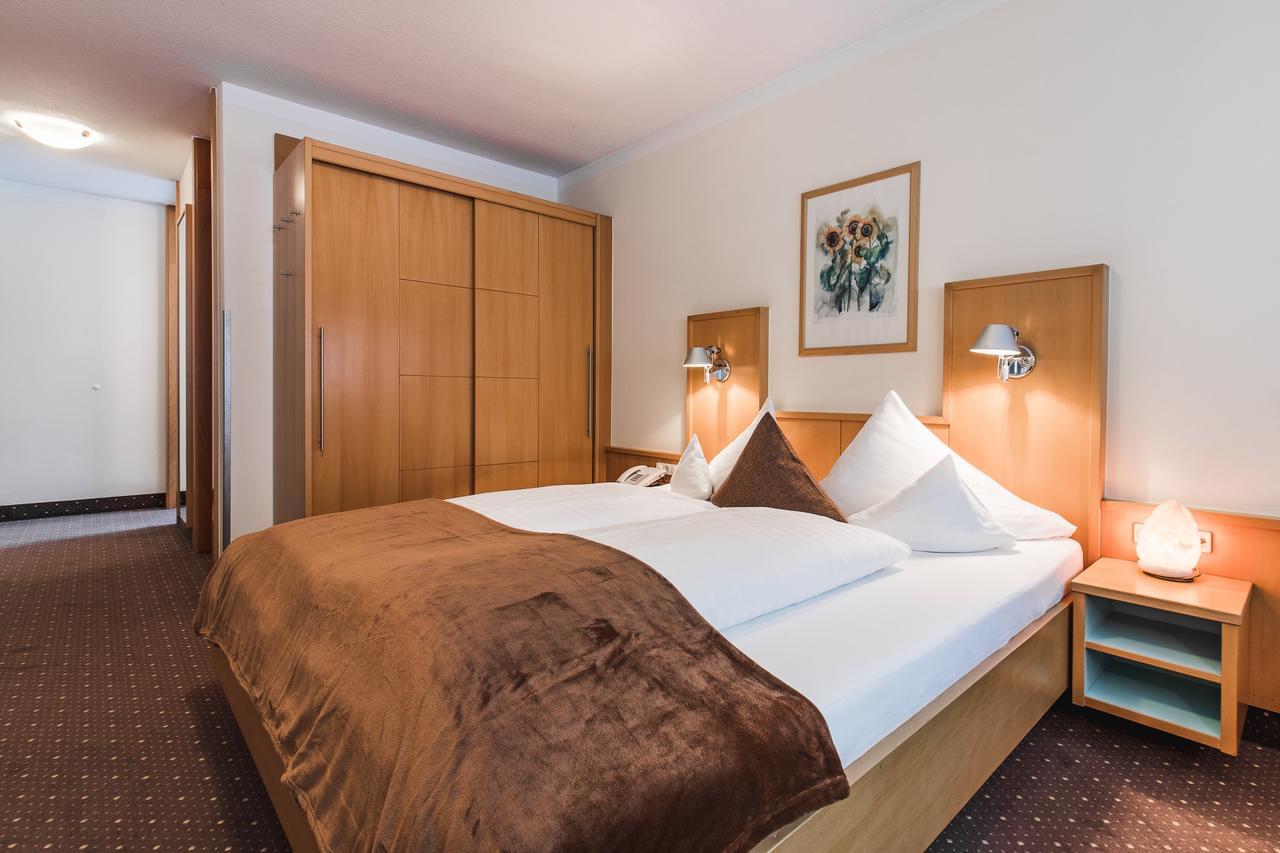 Hotel Vier Jahreszeiten Sankt Leonhard im Pitztal Eksteriør bilde